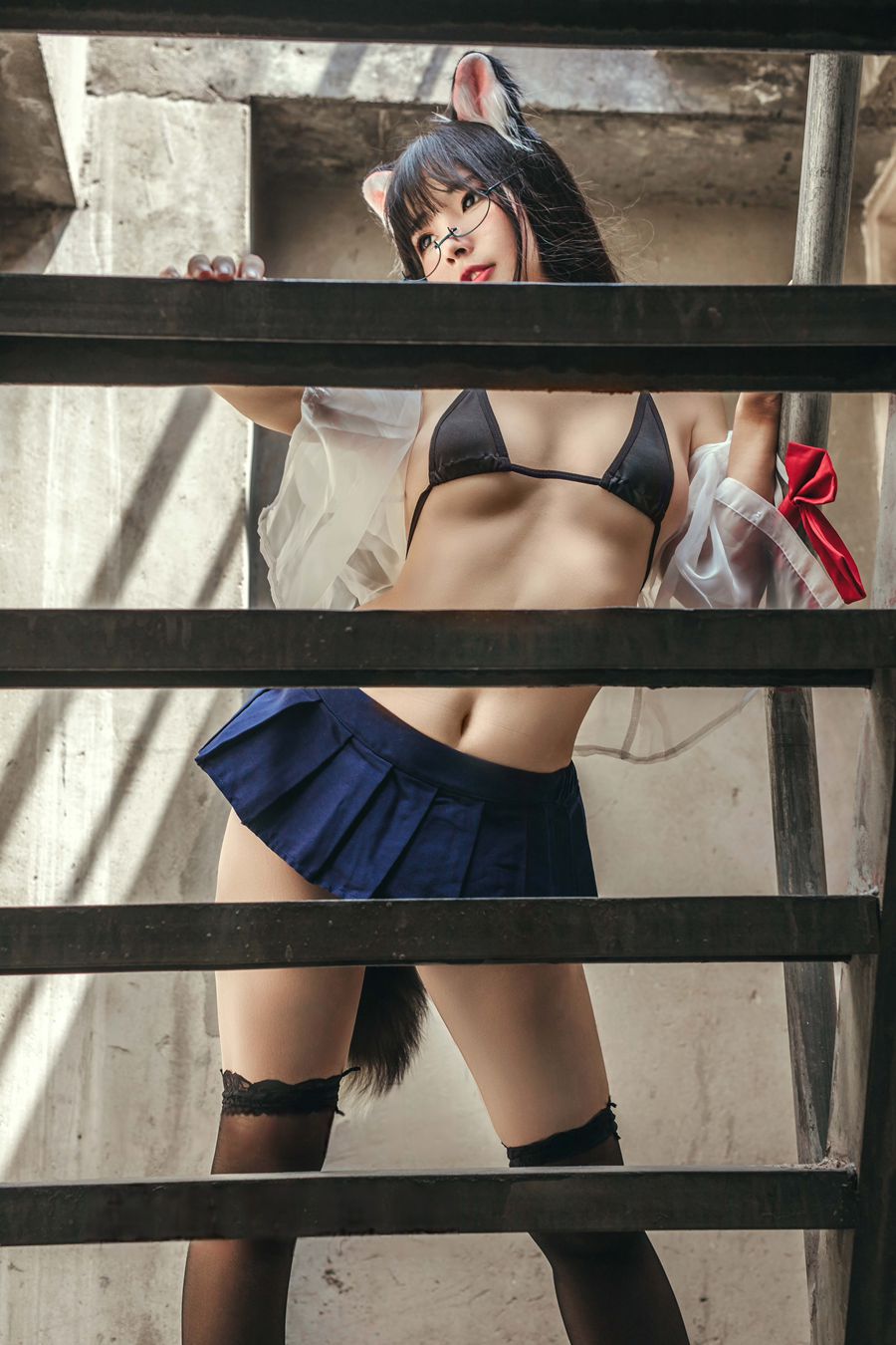 yuuhui玉汇(Kokuhui)No.073 – 天台猫猫+黑犬机器人女友 [32P]-图云谷