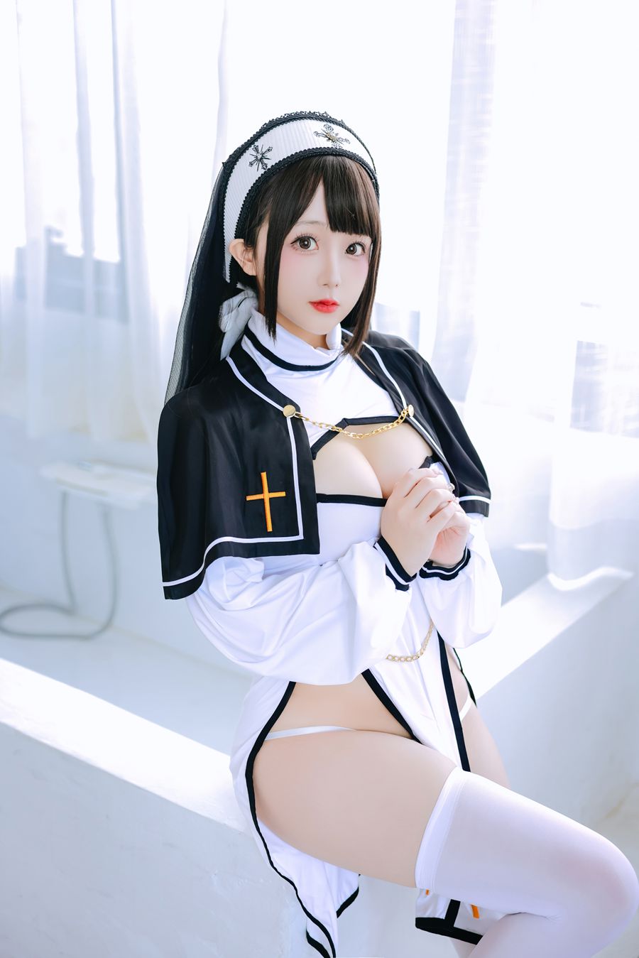 椎名莜(日奈娇)No.110 – 圣洁修女 [90P]-图云谷