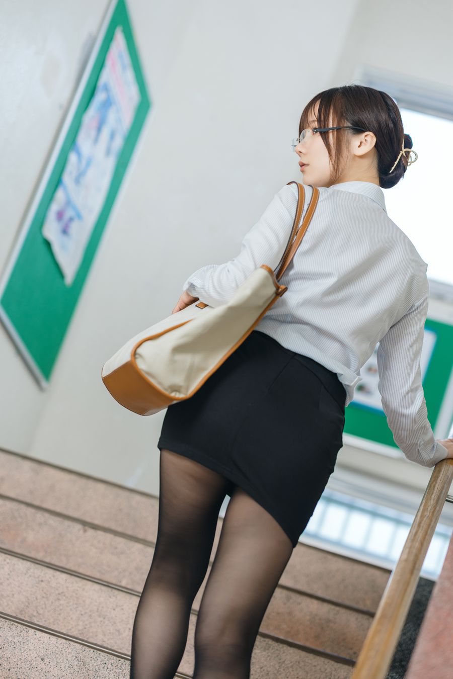 图云谷[2]-No.066 – 如果けんけん是一名00后教师 [200P]